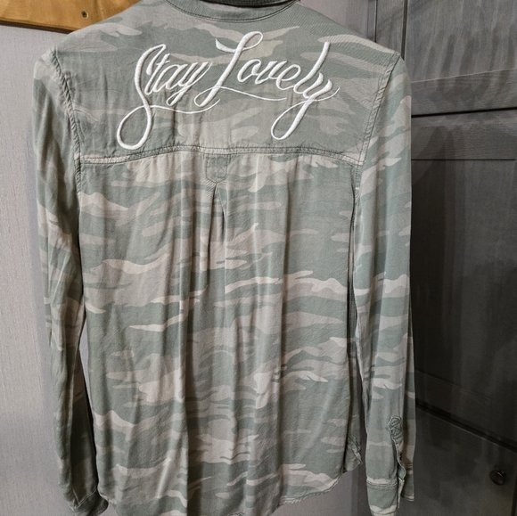 American Eagle Outfitters Camouflage Long Sleeve Button Down Shirt - Picture 5 of 8